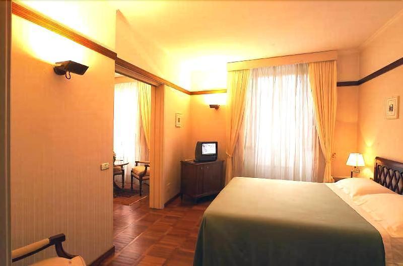 Hotel&Ristorante Miramonti Palazzo Storico رييتي المظهر الخارجي الصورة