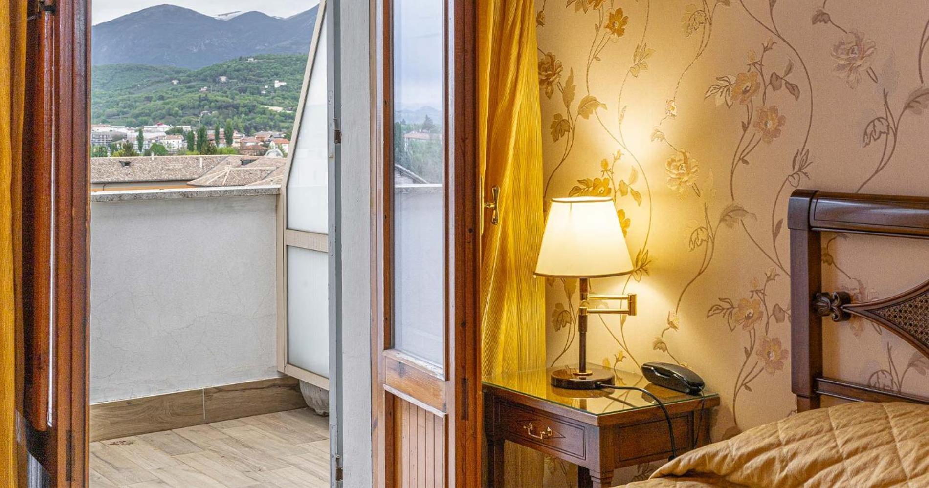 Hotel&Ristorante Miramonti Palazzo Storico رييتي المظهر الخارجي الصورة