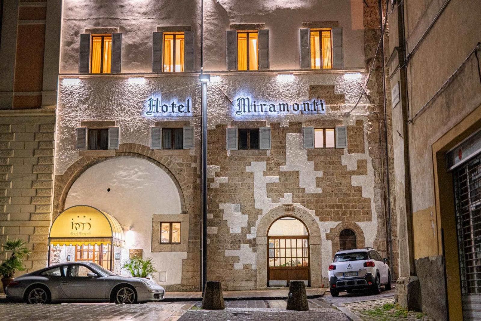 Hotel&Ristorante Miramonti Palazzo Storico رييتي المظهر الخارجي الصورة