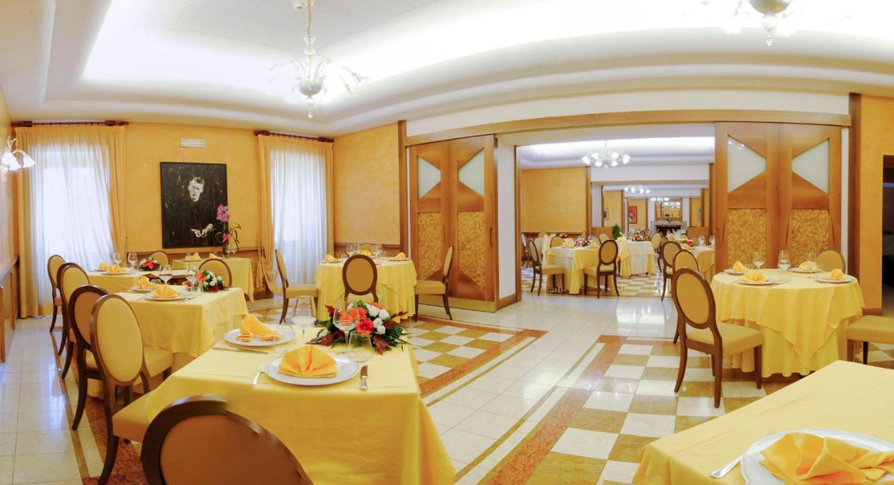 Hotel&Ristorante Miramonti Palazzo Storico رييتي المظهر الخارجي الصورة
